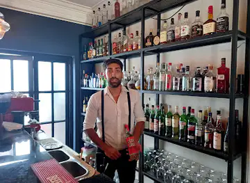 William Morris Bar