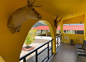 mexico/sierra-madre-oriental/bar/los-arcos