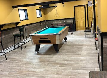 rhode-island/blackstone-river-bikeway/bar/hacker-s-pub