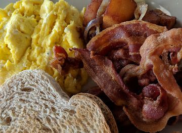 turks-and-caicos-islands/leeward-beach/bar/fairways-bar-grill