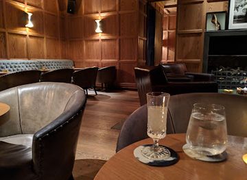 united-kingdom/middlesex/bar/punch-room