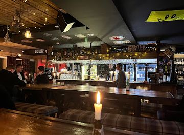 sweden/orebro/bar/en-trappa-upp