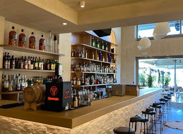 greece/crete/rethymno/bar/fraoules