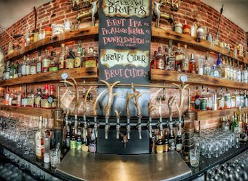 new-york/long-island/bar/the-huntress-whiskey-wings-n-other-things