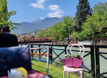 kosovo/peja/bar/radio-caffe