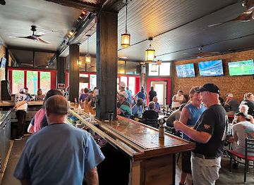 missouri/white-river-basin/bar/dannie-s-sports-tavern
