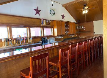 vermont/emerald-lake-state-park/bar/pushovers-at-bromley-view-inn