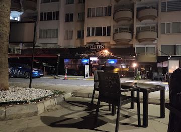 cyprus/kyrenia/kyrenia-harbour/bar/queen-lounge