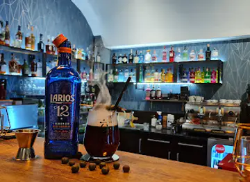 The Square -Gin and tonic bar