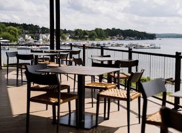 new-york/finger-lakes-region/bar/main-deck