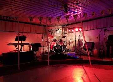 iowa/maquoketa-caves-state-park/bar/the-garage-bar-grill-llc