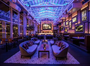 illinois/driftless-area/bar/roof-on-thewit