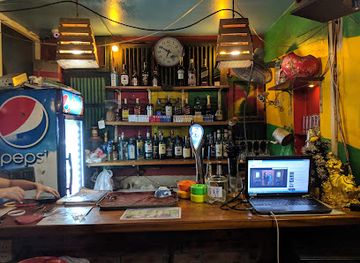 vietnam/hanoi/tay-ho-district/bar/rastaman-pub
