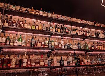 canada/eastern-ontario/bar/aura