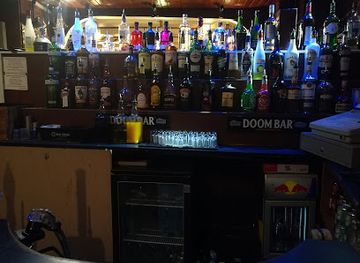 jersey/portelet-bay/bar/the-trafalgar-inn-live-music-and-sports-pub-in-st-aubin-jersey