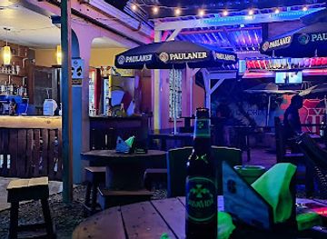 honduras/pico-bonito-national-park/bar/beer-house-y-la-esquina-del-pollo