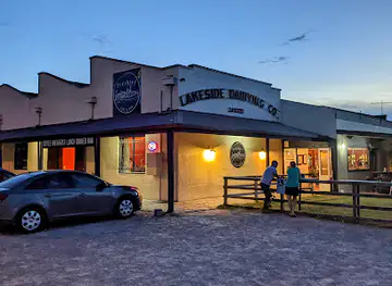 Freshies Cafe & Bar