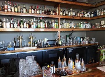 virginia/shenandoah-valley/bar/bar-francis