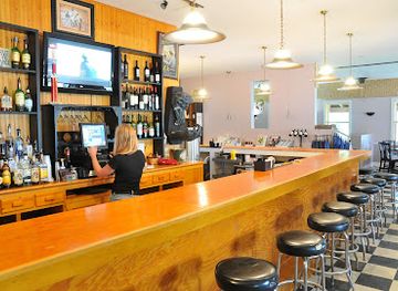 ohio/kelleys-island/bar/kelleys-island-wine-co