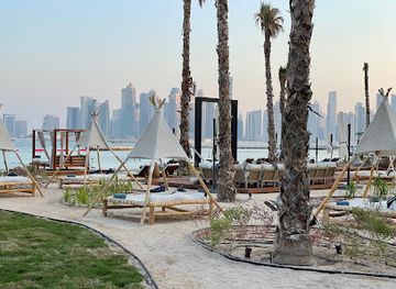 qatar/al-thakira-mangroves/bar/la-mar-beach