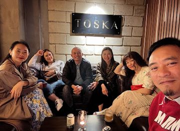 vietnam/dalat/xuan-huong-lake/bar/waiting-bar