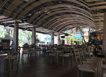 honduras/central-highlands/bar/lumiere-hangout