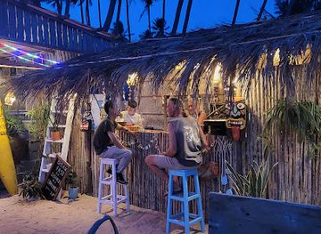 vietnam/mui-ne/bar/kingston-hut-mui-ne