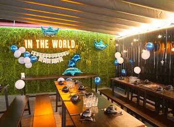 vietnam/mekong-delta/bar/in-the-world-can-tho