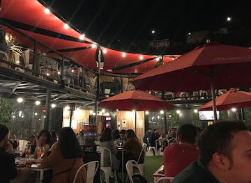 chile/norte-grande/bar/patio-central-vina