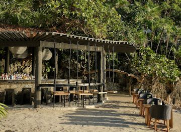 honduras/aguan-valley/bar/the-drop-off