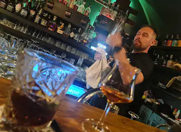 Bar Pod Schodama