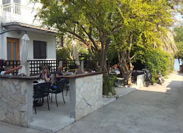 Skafet, Caffe Bar