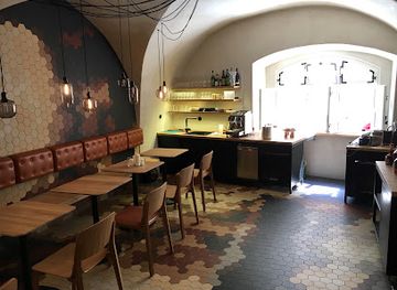 czechia/prague/hradcany/bar/schody-home-bar