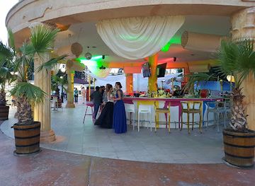 bulgaria/golden-sands/bar/mini-eiffel-tower