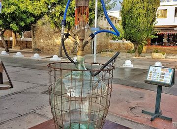 cyprus/paphos/tombs-of-the-kings/bar/different-bar