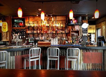 washington/lake-chelan/bar/tin-lilly