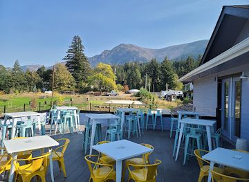 oregon/columbia-river-gorge/bar/gorges-beer-co