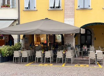 italy/trentino-south-tyrol/bar/bar-in-centro