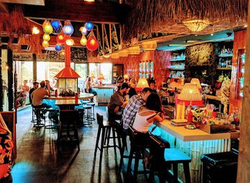 california/san-diego-beaches/bar/the-grass-skirt