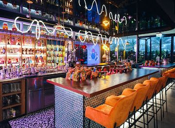 united-arab-emirates/al-hajar-al-gharbi-mountains/bar/salmon-guru-dubai