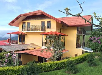 costa-rica/turrialba-valley/bar/hotel-guayabo-lodge