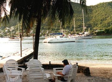 saint-vincent-and-the-grenadines/grenadines/bar/frangipani-beach-bar
