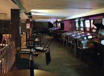 michigan/lansing/bar/the-avenue