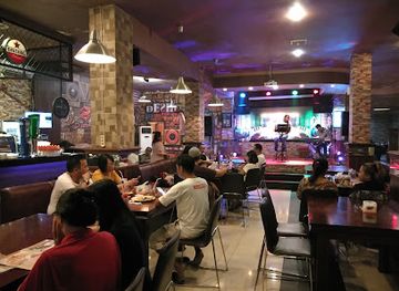 indonesia/central-kalimantan/bar/d-lavan-resto-lounge