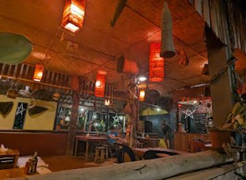 laos/phakse-province/bar/hive-bar