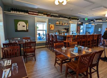 wyoming/jackson-hole/bar/cafe-genevieve