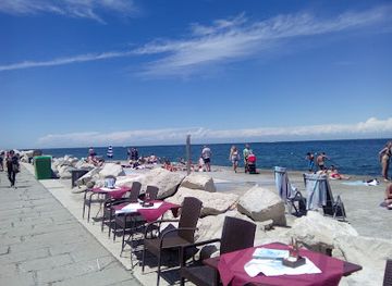 slovenia/piran/bar/spuzva-beach-bar