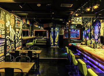 japan/hiroshima/hiroshima-castle/bar/barcos-international-club