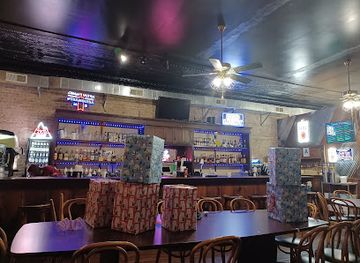 kentucky/knobs-region/bar/down-on-main