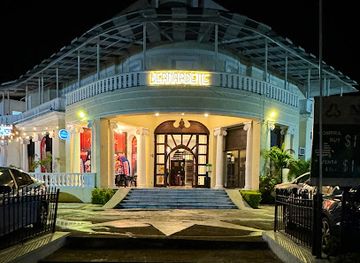 mexico/yucatan-peninsula/bar/bernardette-show-bar